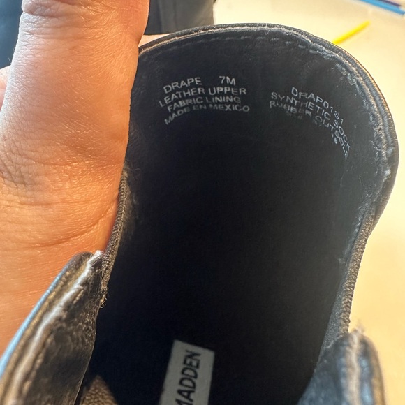 Steve Madden Chelsea Boots - size 7M - Picture 5 of 6